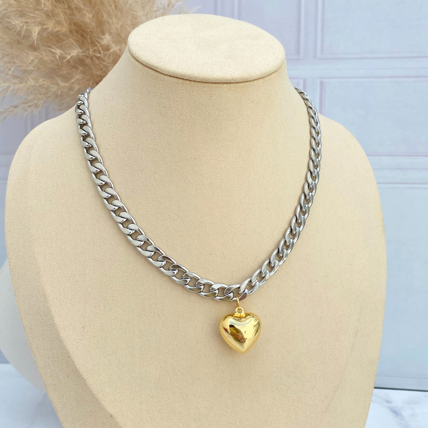 Collar Corazón Globo