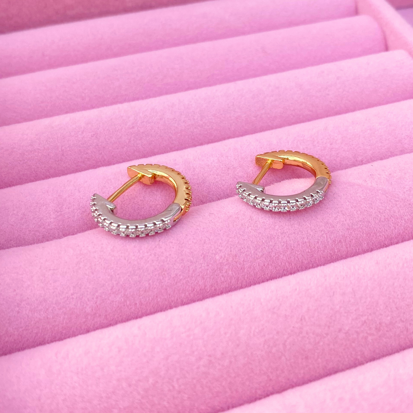Huggi Bicolor Zirconia