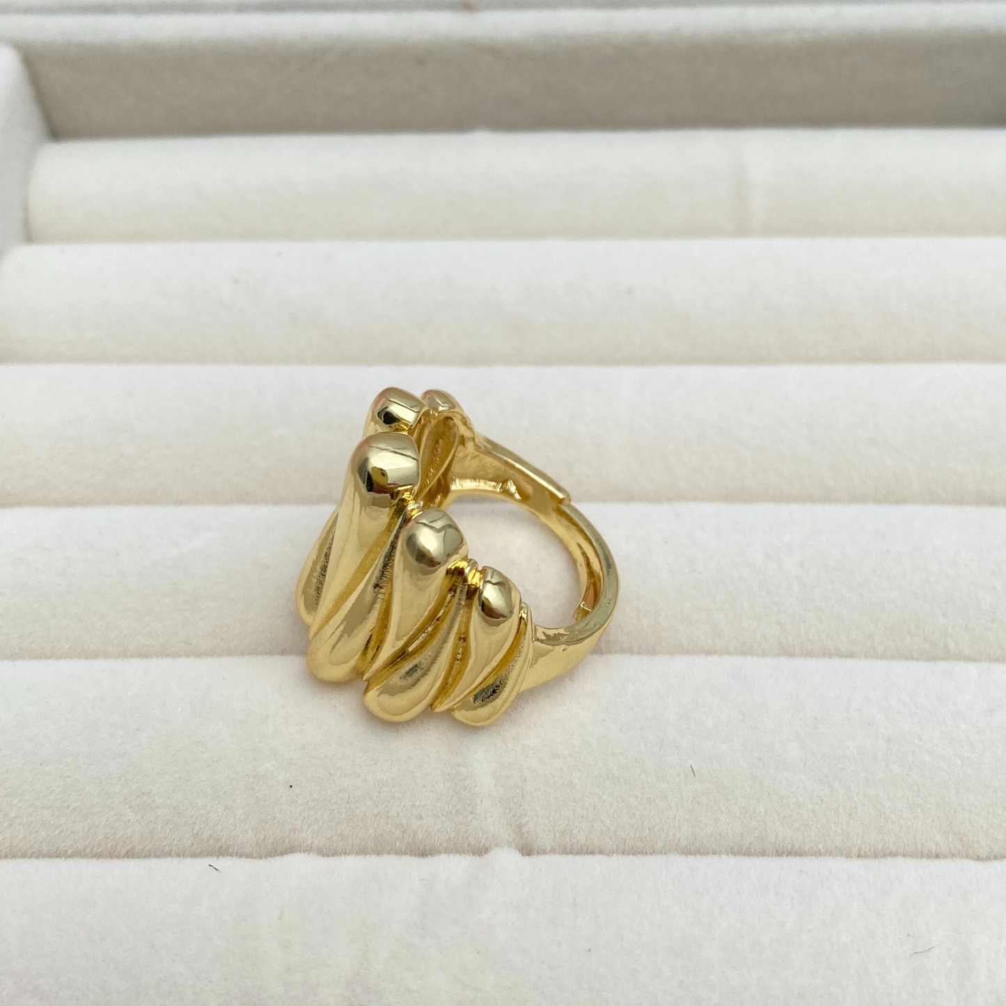 Anillo Ondas Dorado