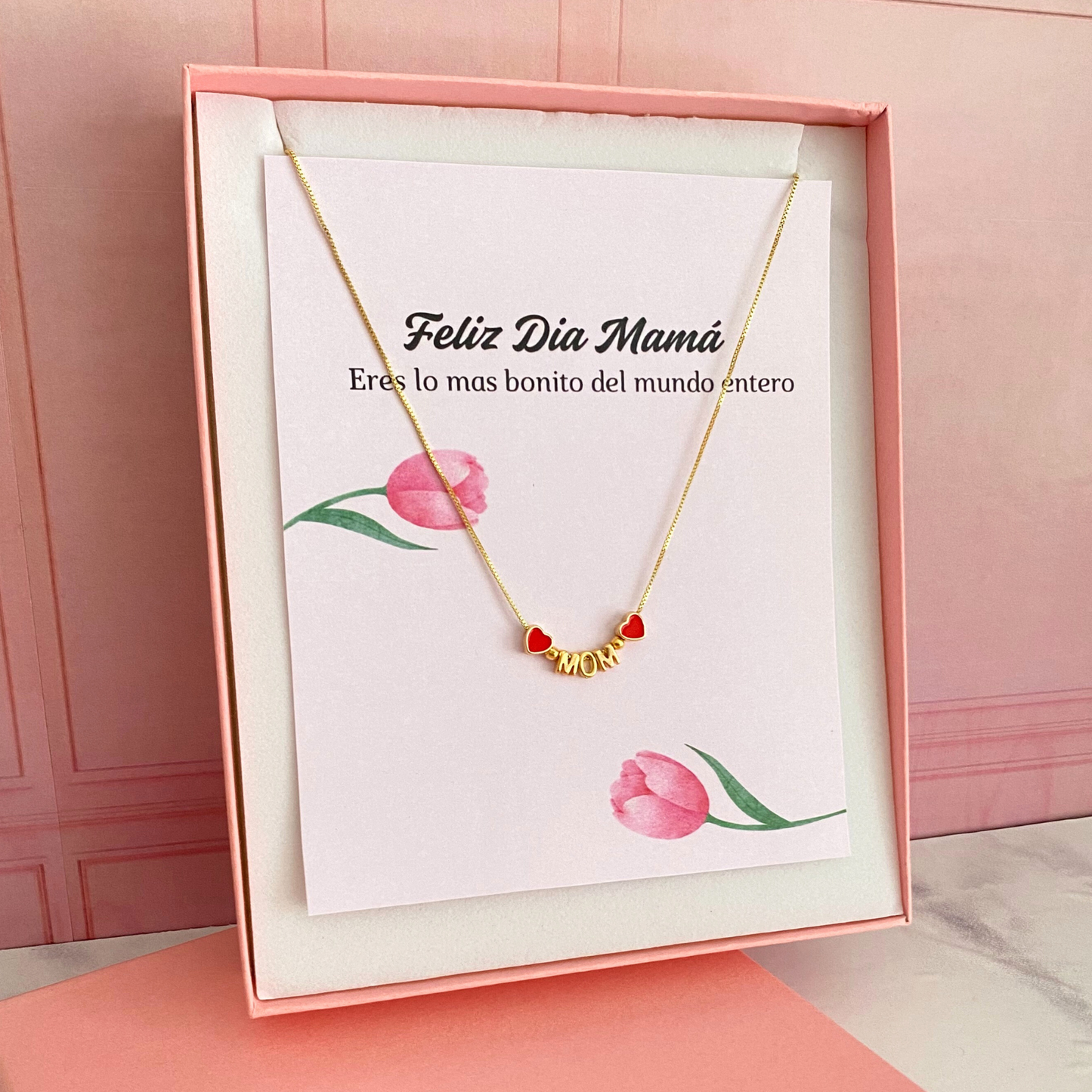 Cadena "Mom"